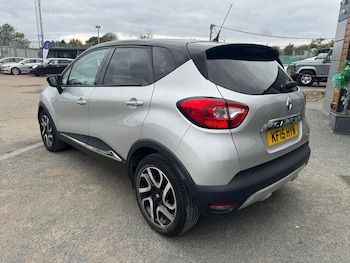 Used Renault Captur 2015 for sale - 76108601: Photo