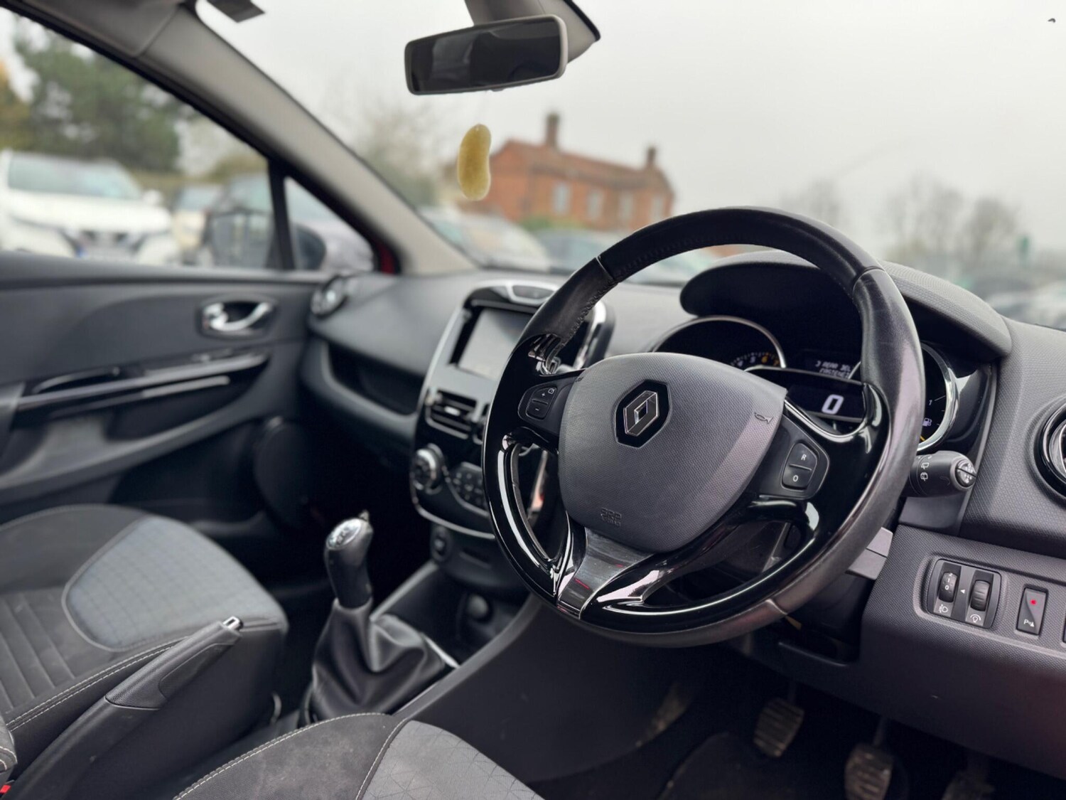 Used Renault Clio 2014 for sale - 77934189: Photo 12