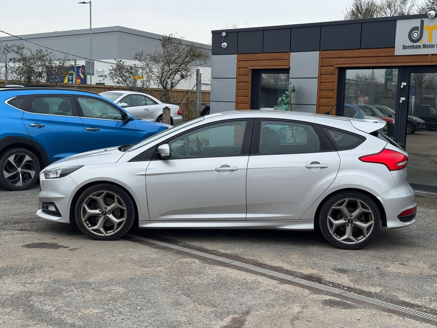 Used Ford Focus 2017 for sale - 77934197: Photo 2