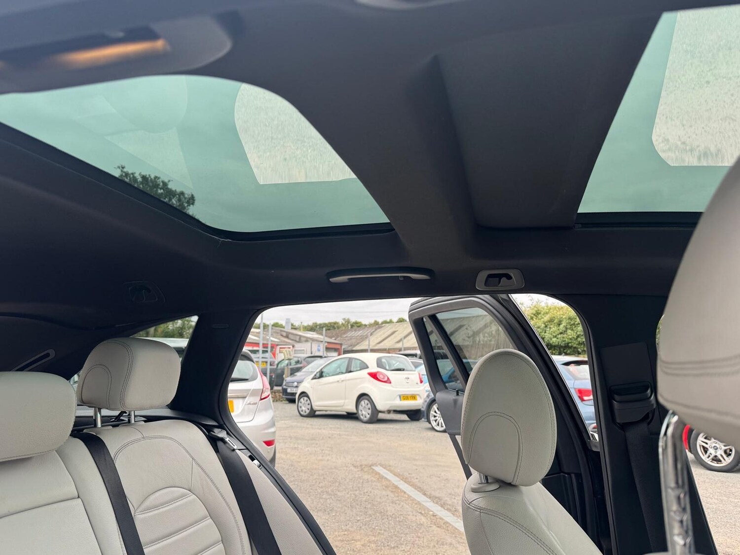 Used Mercedes-Benz C Class 2015 for sale - 77934193: Photo 17