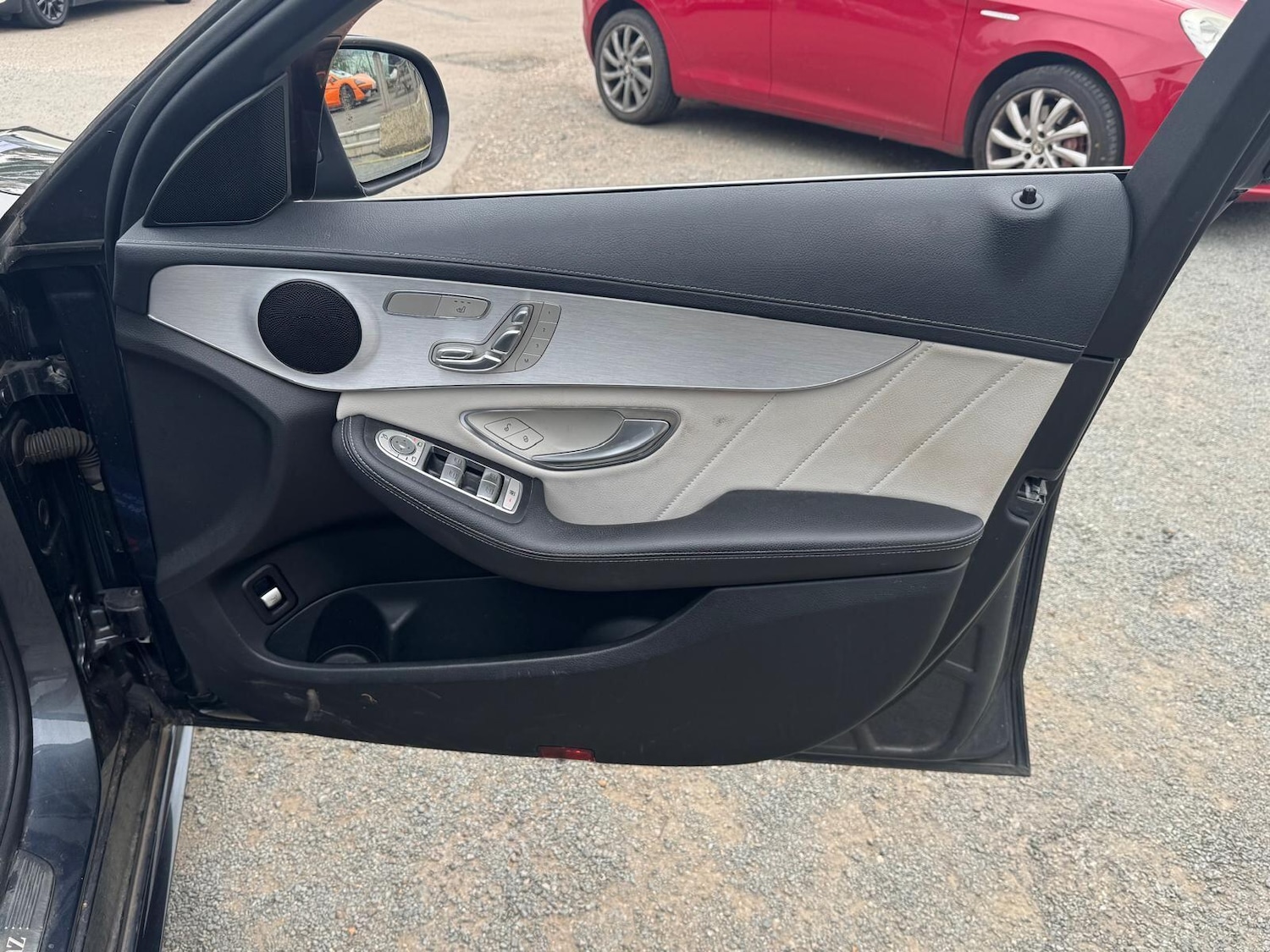 Used Mercedes-Benz C Class 2015 for sale - 77934193: Photo 30