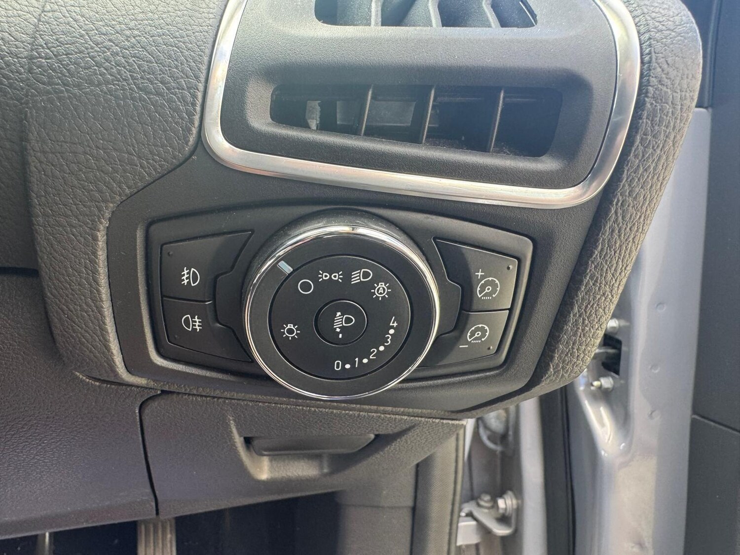 Used Ford Focus 2011 for sale - 76032738: Photo 18