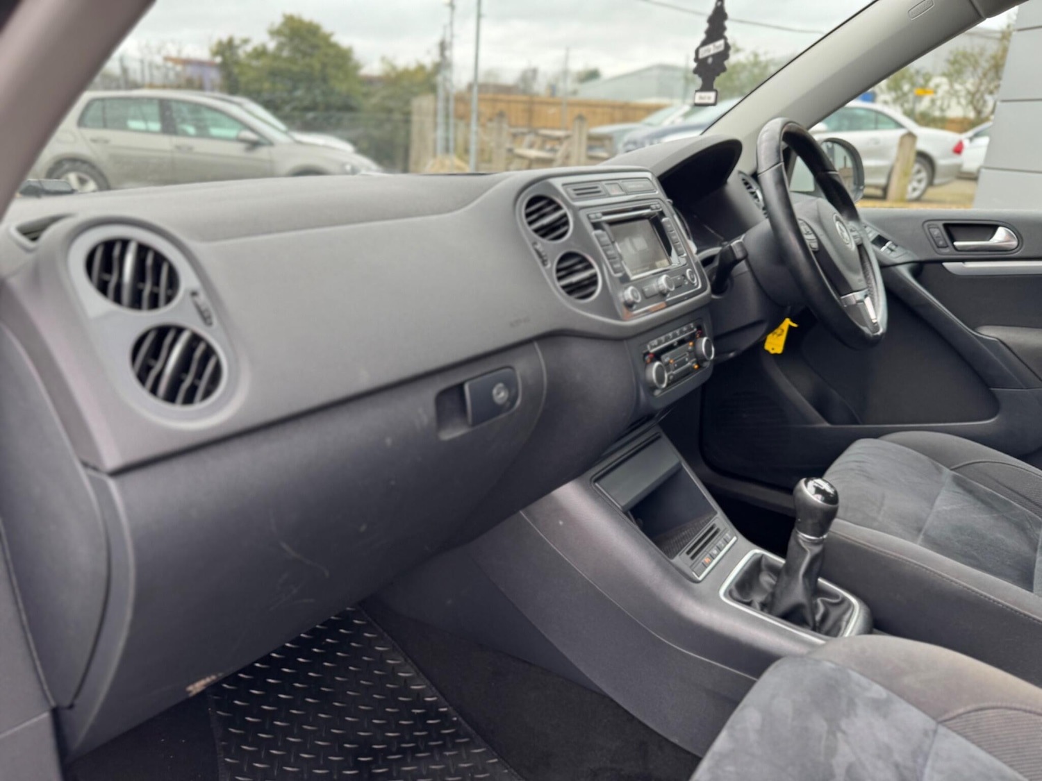 Used Volkswagen Tiguan 2015 for sale - 77934139: Photo 14