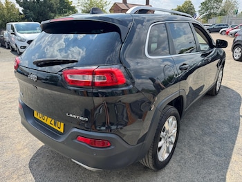 Used Jeep Cherokee 2017 for sale - 79532618: Photo
