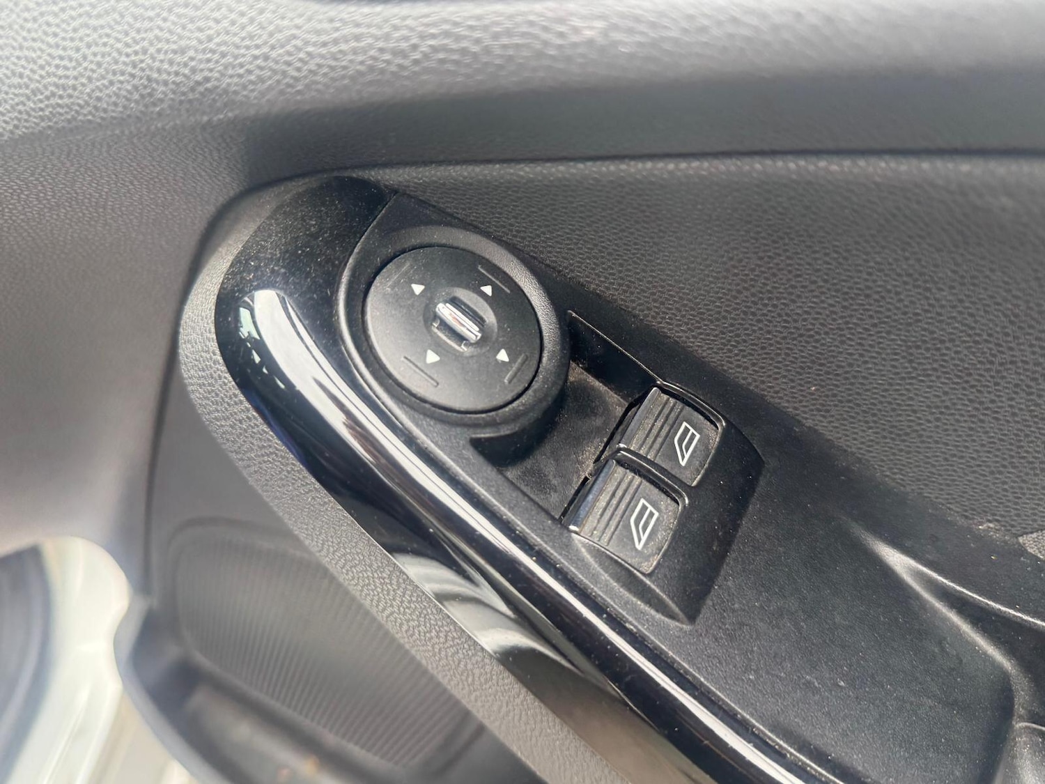 Used Ford Fiesta 2013 for sale - 76032372: Photo 16