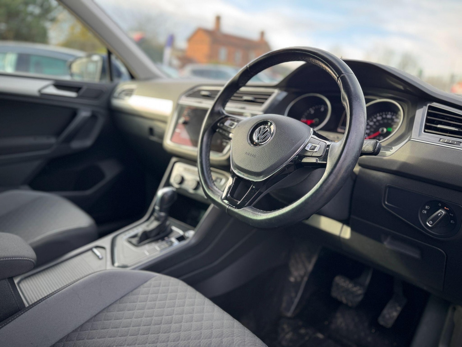 Used Volkswagen Tiguan 2019 for sale - 77934184: Photo 10