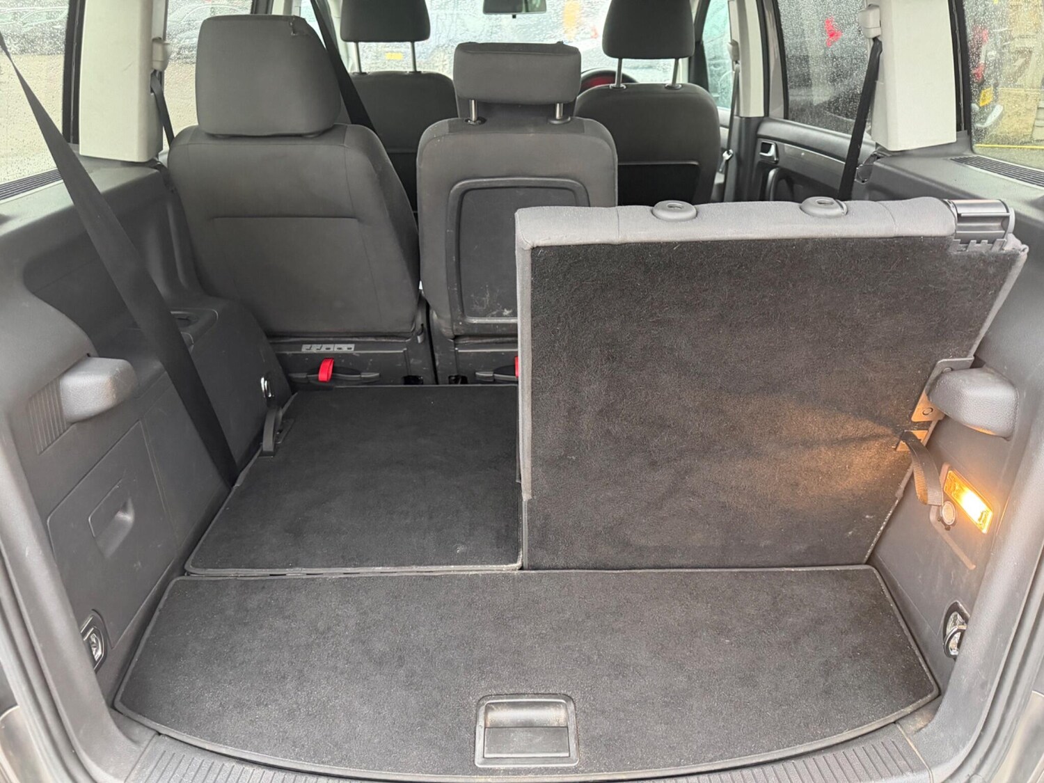 Used Volkswagen Touran 2010 for sale - 77934208: Photo 12