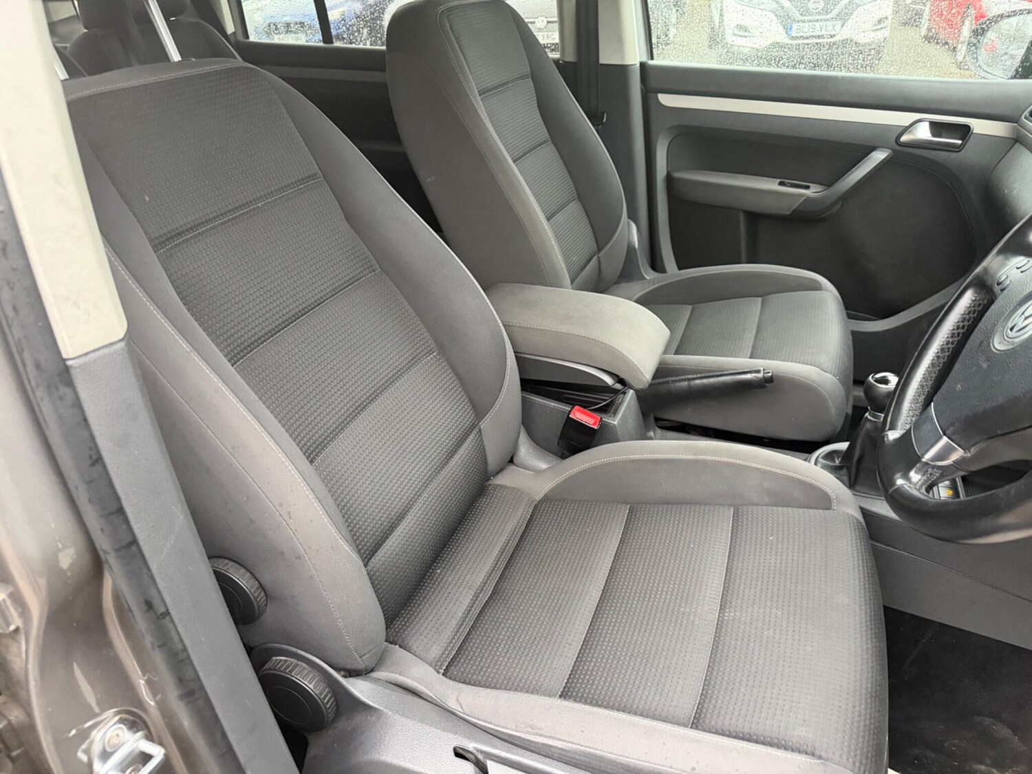 Used Volkswagen Touran 2010 for sale - 77934208: Photo 15