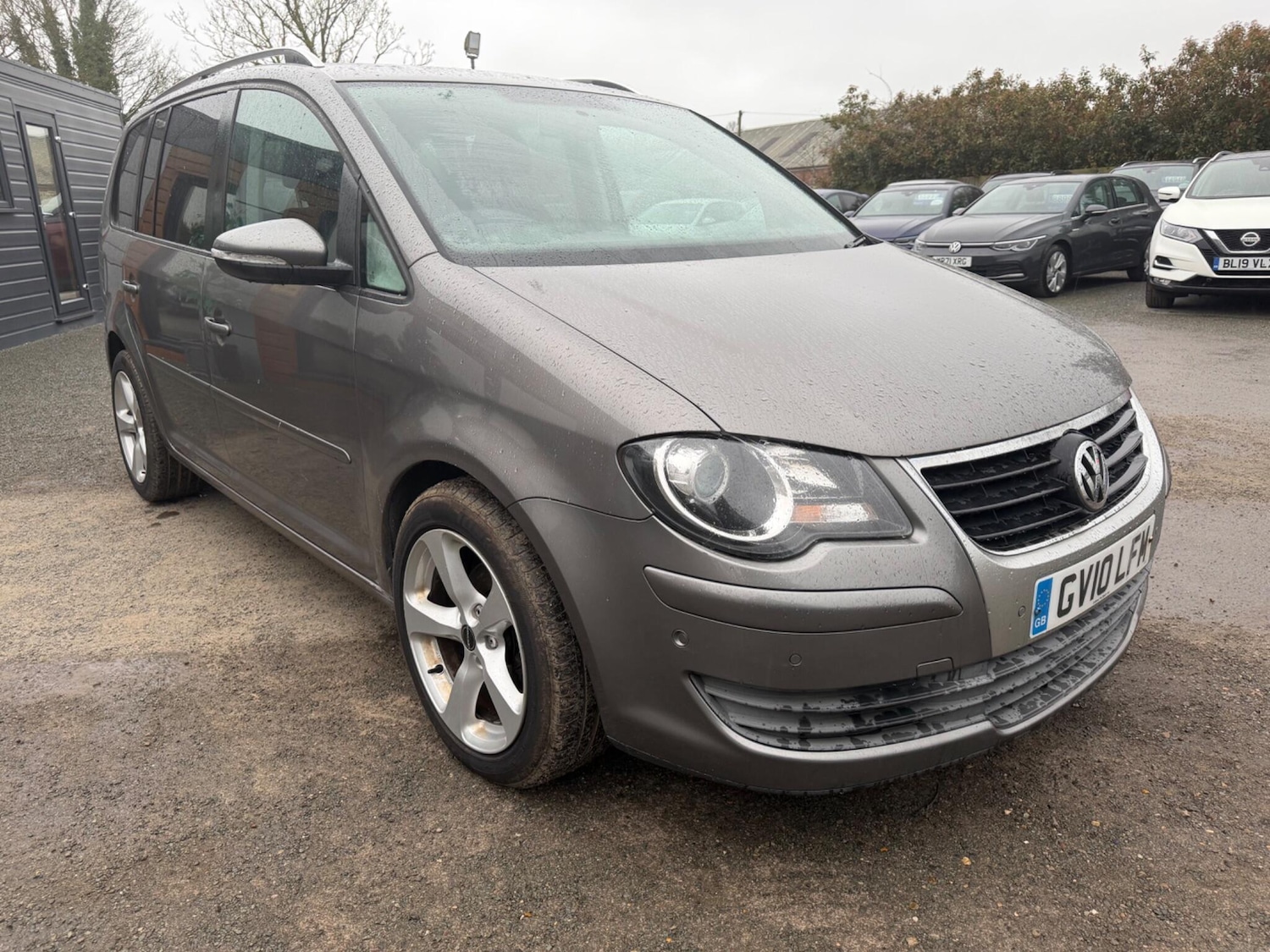 Used Volkswagen Touran 2010 for sale - 77934208: Photo 4