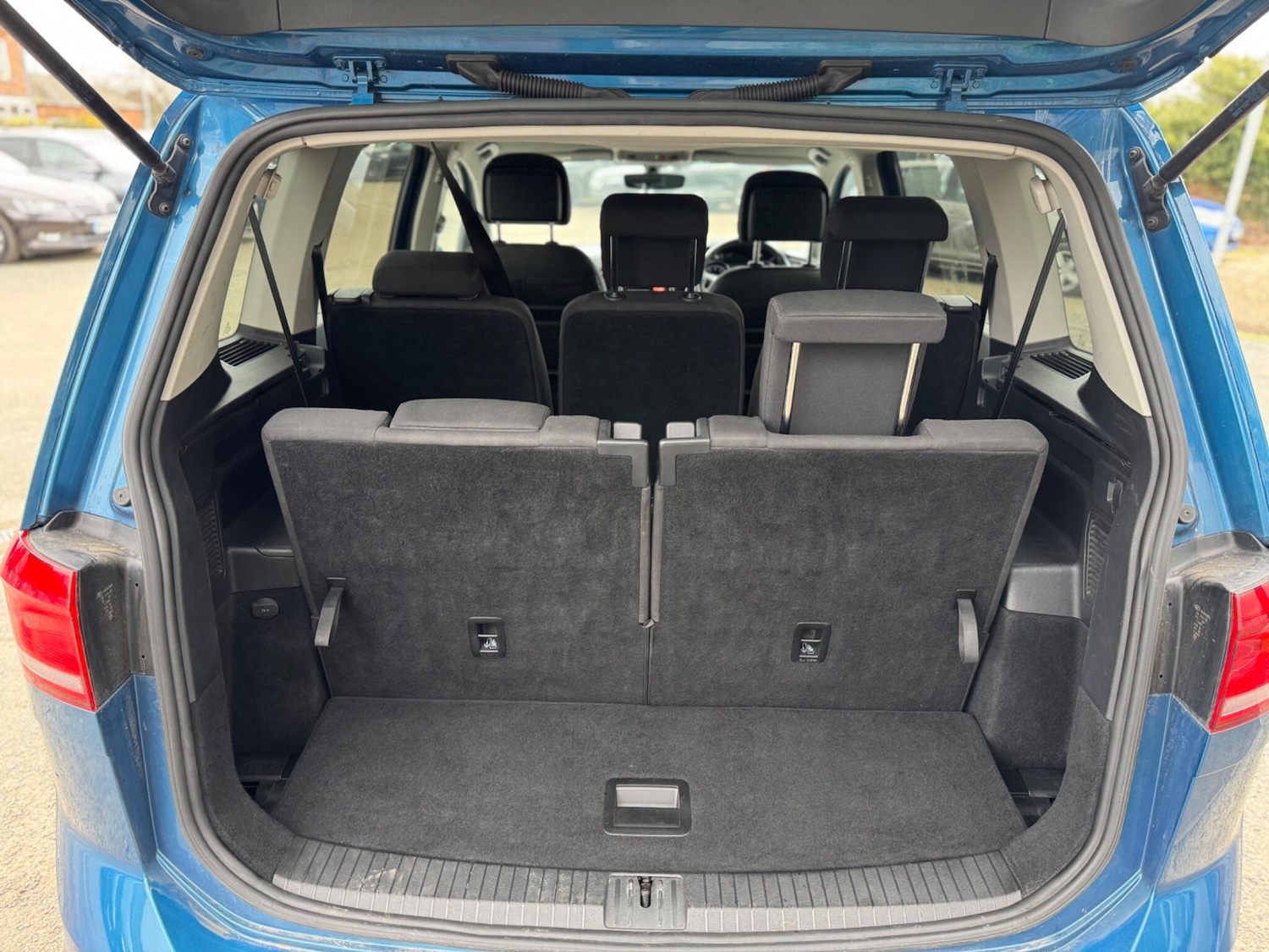 Used Volkswagen Touran 2021 for sale - 77934175: Photo 29