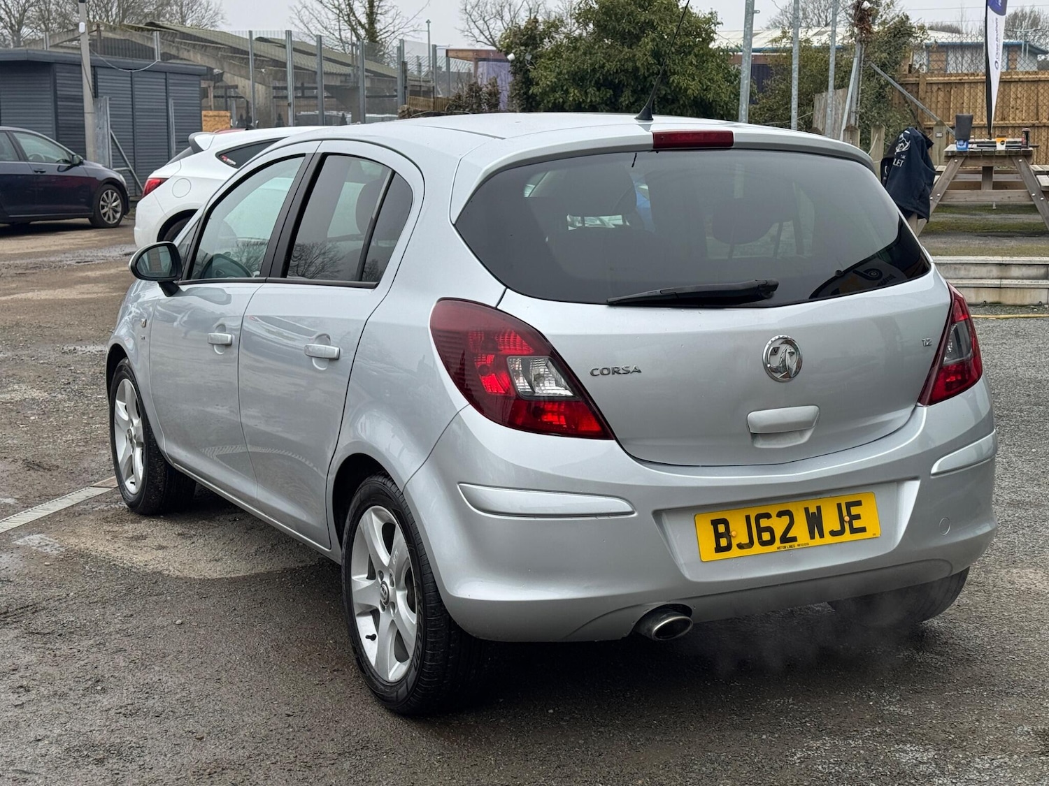 Used Vauxhall Corsa 2012 for sale - 77934187: Photo 3