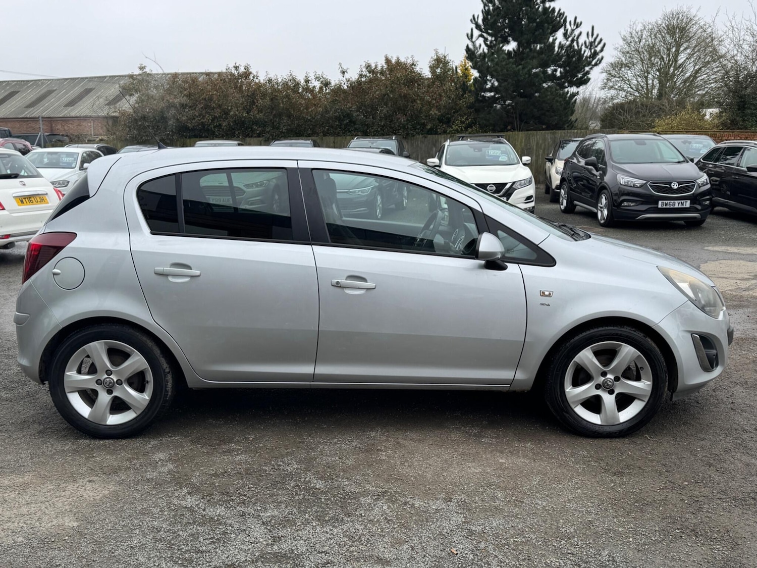 Used Vauxhall Corsa 2012 for sale - 77934187: Photo 5
