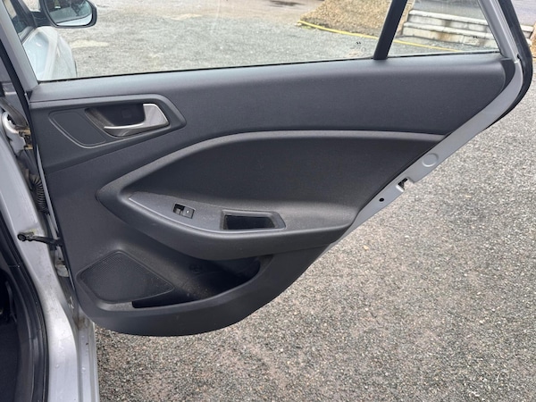 Used Hyundai i20 2018 for sale - 76189965: Photo 14