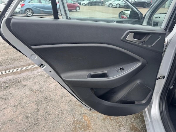 Used Hyundai i20 2018 for sale - 76189965: Photo 15