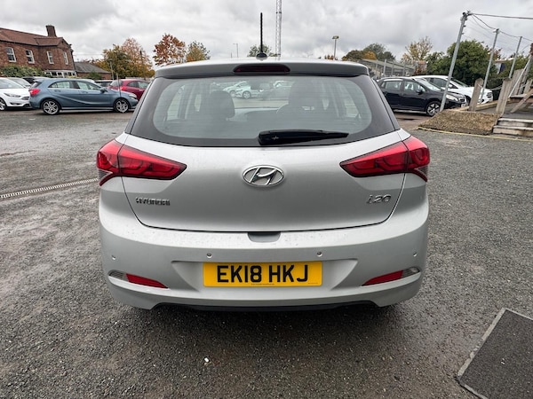 Used Hyundai i20 2018 for sale - 76189965: Photo 6