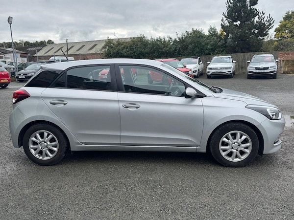 Used Hyundai i20 2018 for sale - 76189965: Photo 7