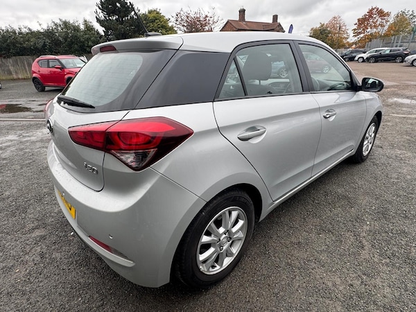 Used Hyundai i20 2018 for sale - 76189965: Photo 8
