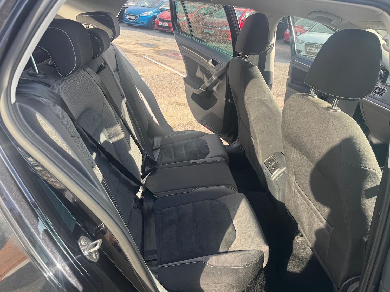 Used Volkswagen Golf 2015 for sale - 76042342: Photo 11