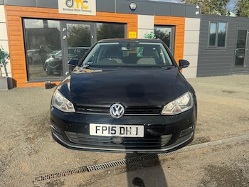 Used Volkswagen Golf 2015 for sale - 76042342: Photo 2