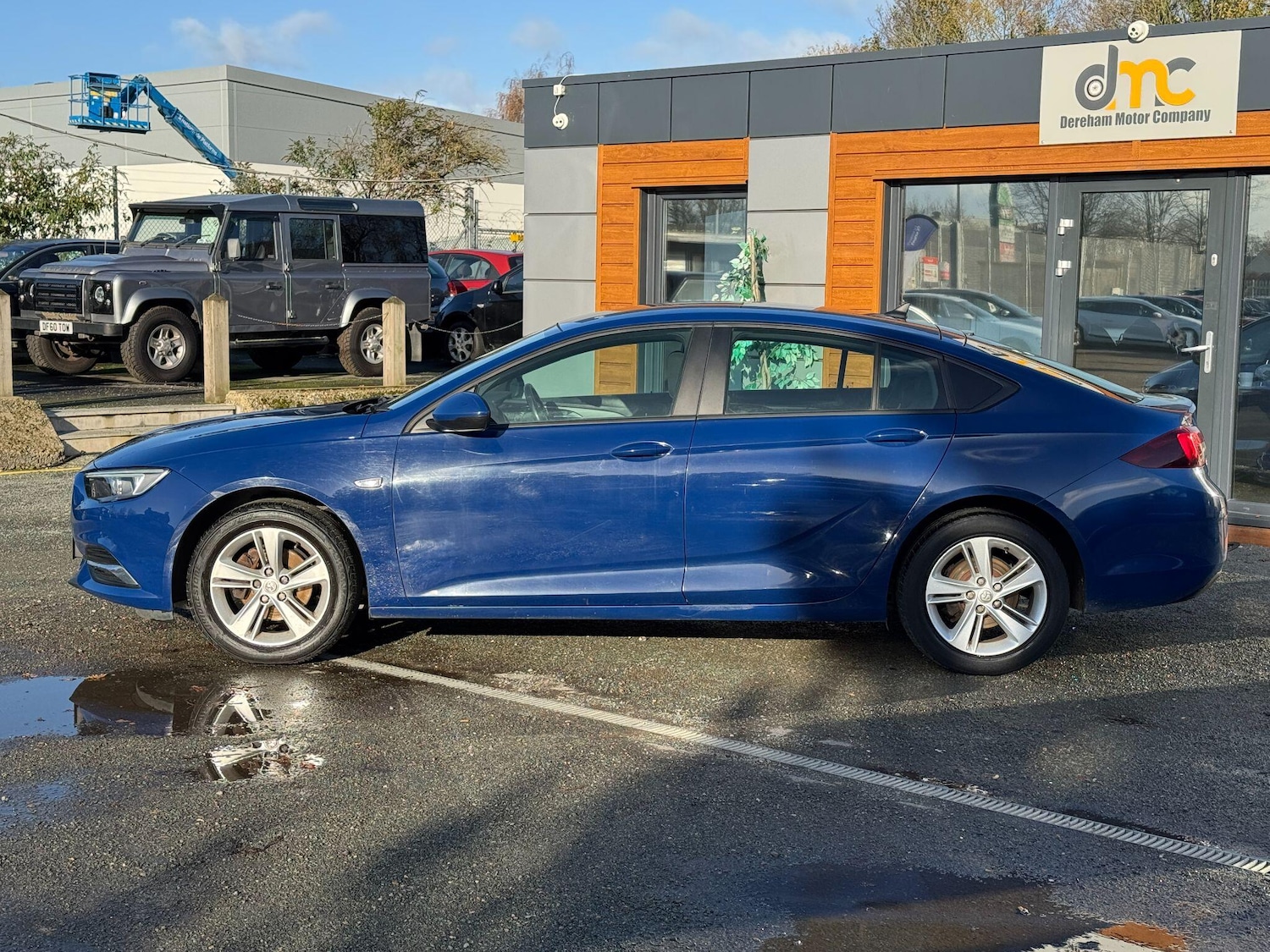 Used Vauxhall Insignia 2018 for sale - 76433096: Photo 2