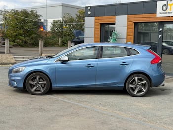Used Volvo V40 2015 for sale - 79621128: Photo