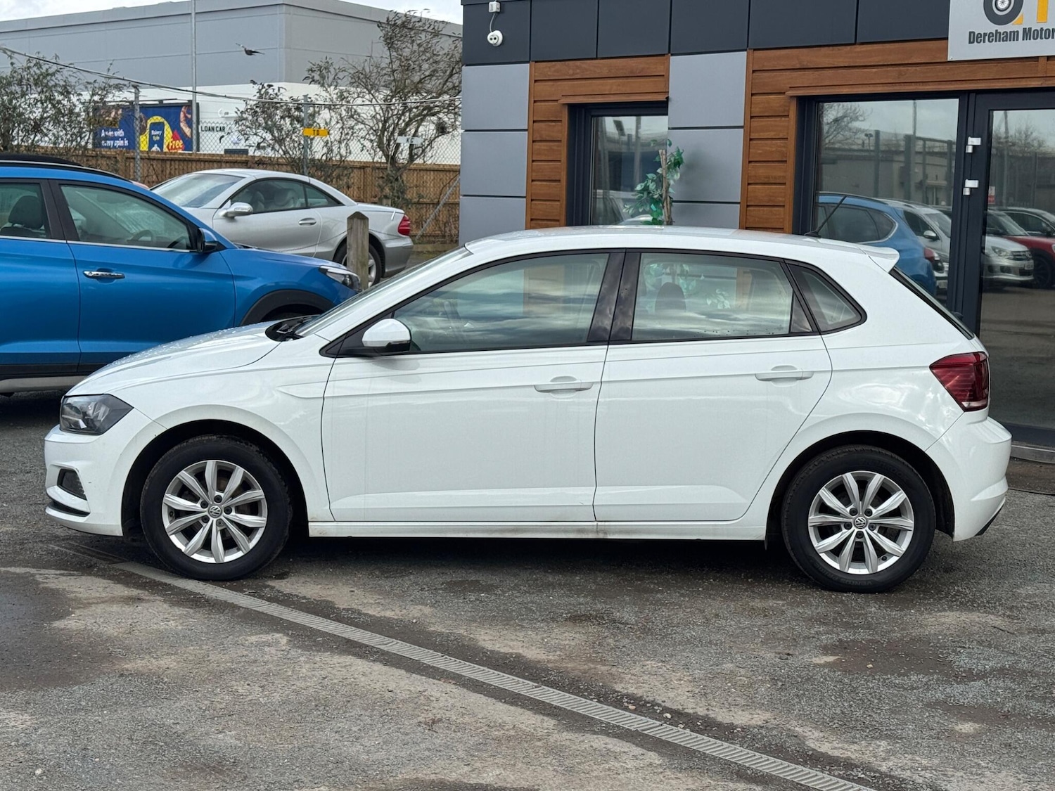 Used Volkswagen Polo 2018 for sale - 77934210: Photo 2