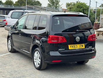 Used Volkswagen Touran 2013 for sale - 75492836: Photo