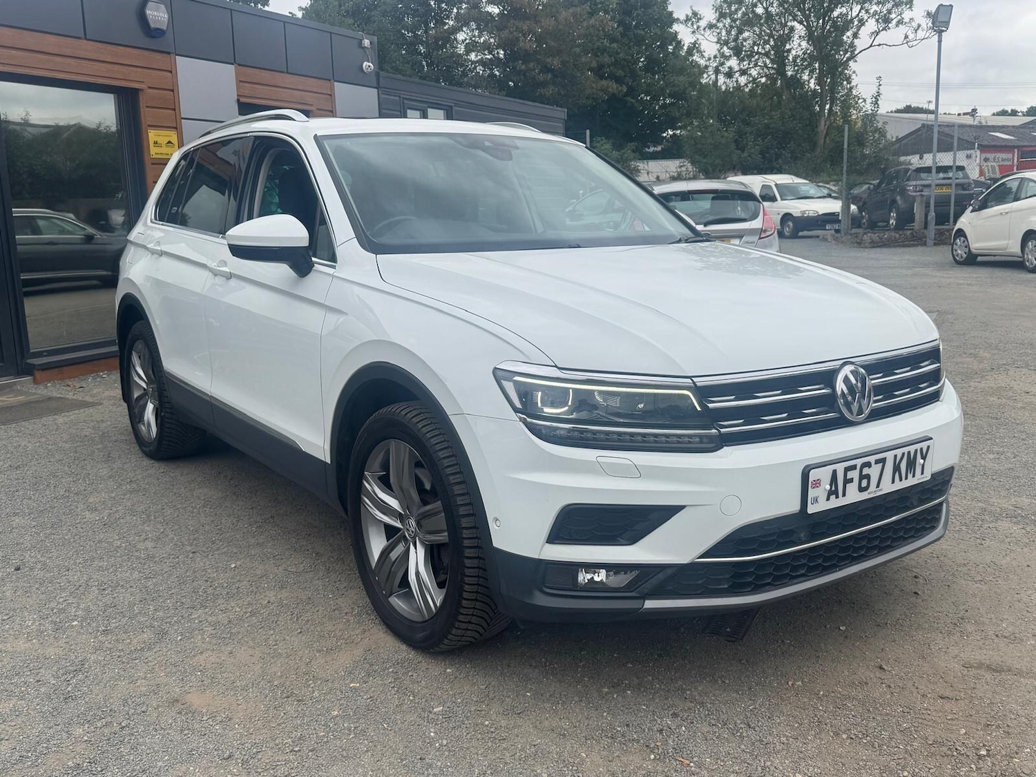 Used Volkswagen Tiguan 2017 for sale - 76032386: Photo 3