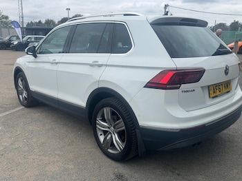 Used Volkswagen Tiguan 2017 for sale - 76032386: Photo 4