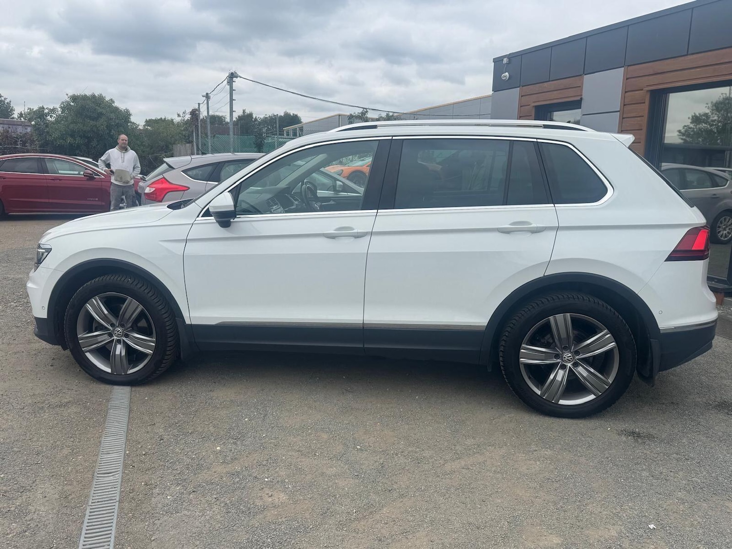 Used Volkswagen Tiguan 2017 for sale - 76032386: Photo 5