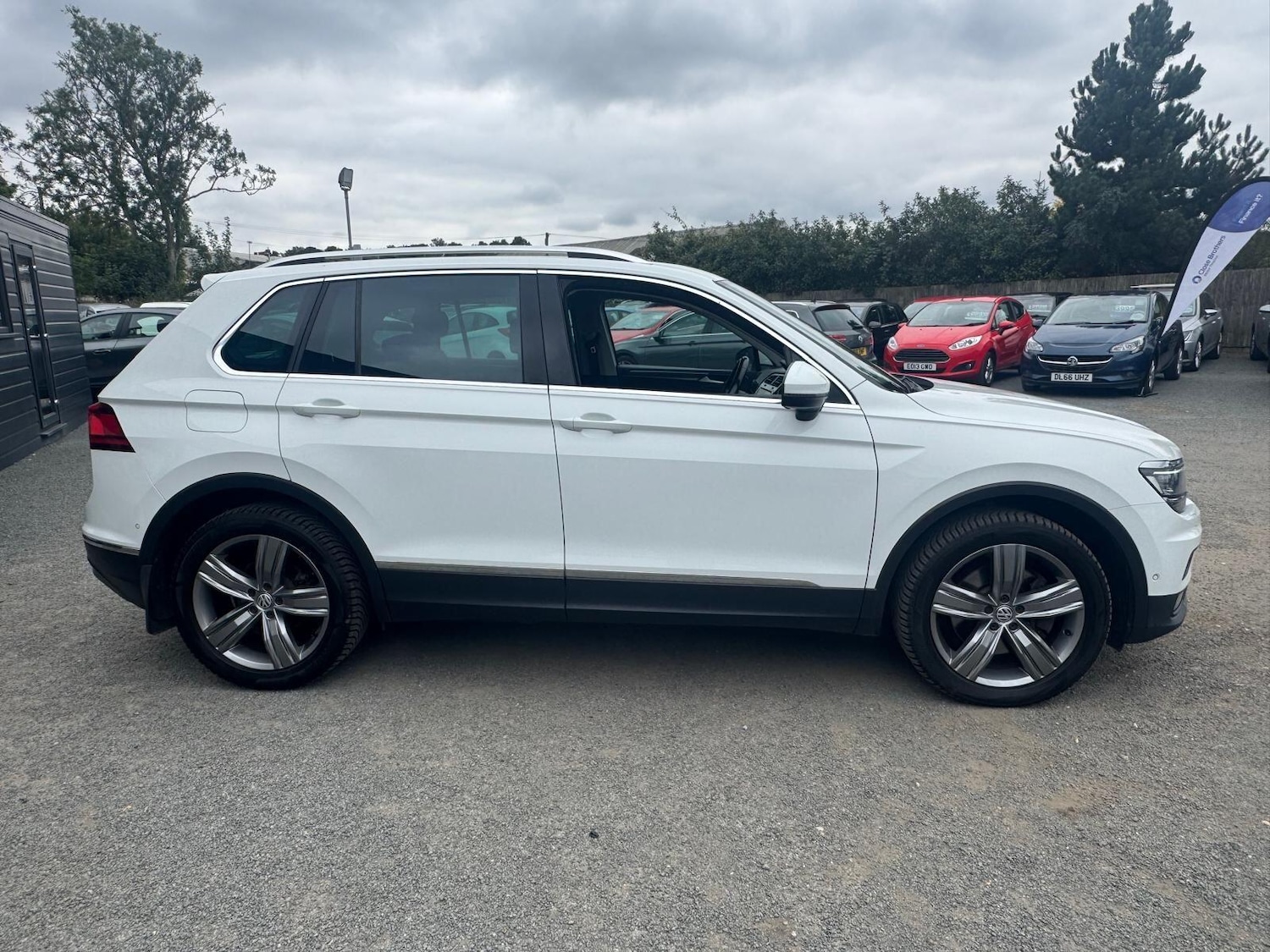 Used Volkswagen Tiguan 2017 for sale - 76032386: Photo 7