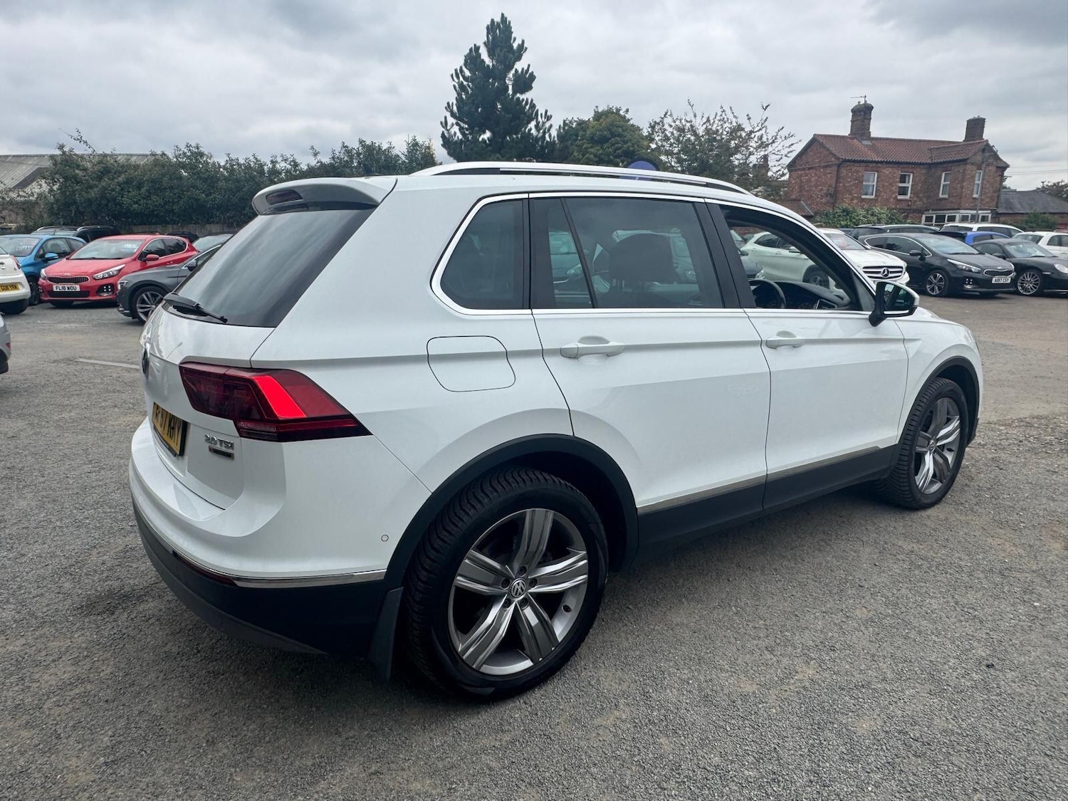 Used Volkswagen Tiguan 2017 for sale - 76032386: Photo 8
