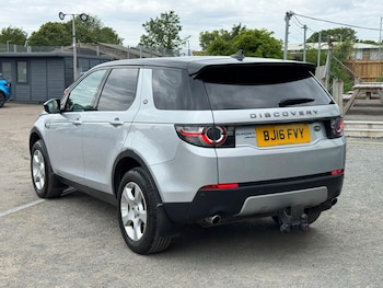 Used Land Rover Discovery Sport 2016 for sale - 78772711: Photo