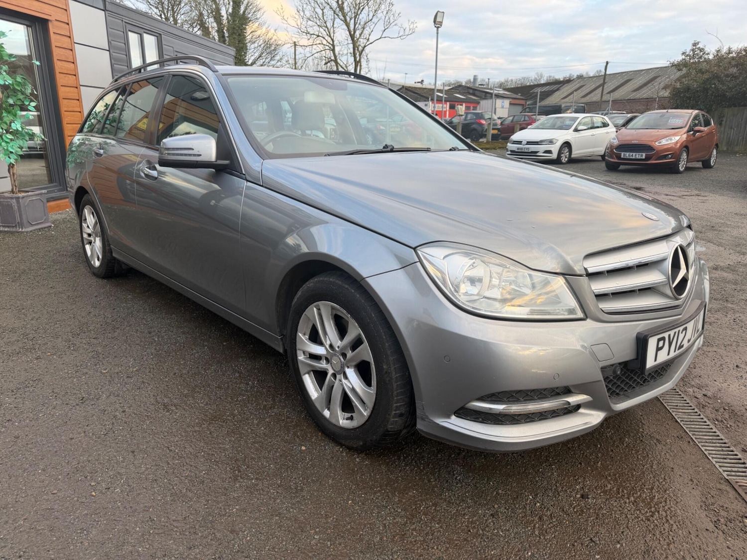 Used Mercedes-Benz C Class 2012 for sale - 77934176: Photo 4