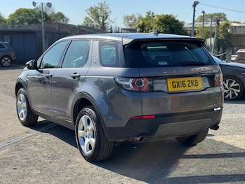 Used Land Rover Discovery Sport 2016 for sale - 78348554: Photo
