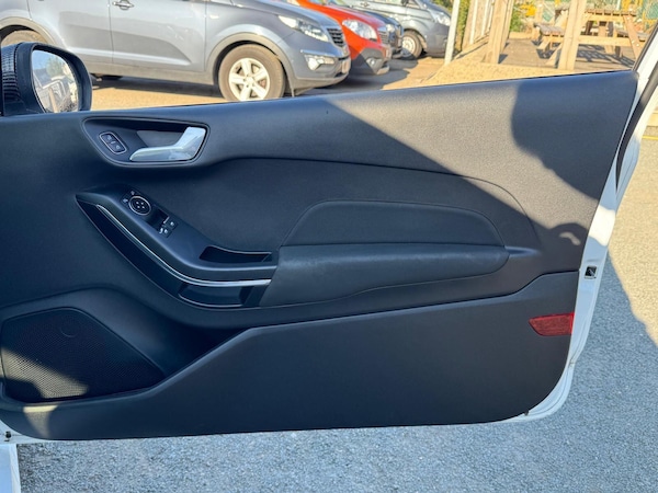 Used Ford Fiesta 2018 for sale - 76190050: Photo 21