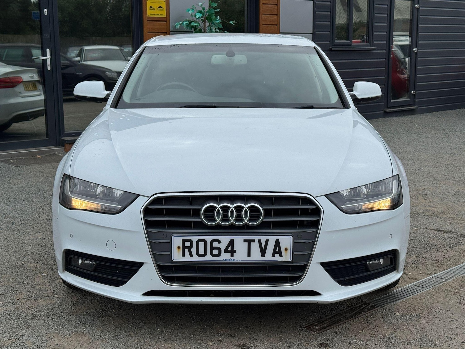 Used Audi A4 2014 for sale - 76592363: Photo 3