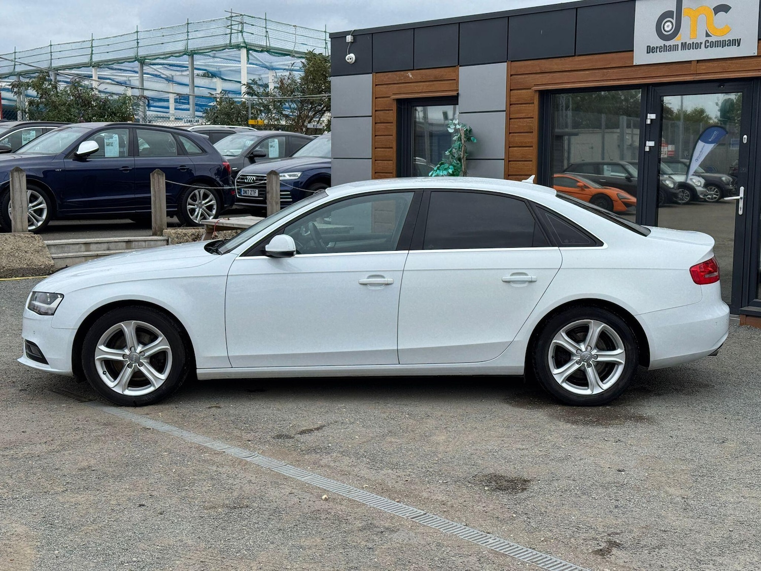 Used Audi A4 2014 for sale - 76592363: Photo 9