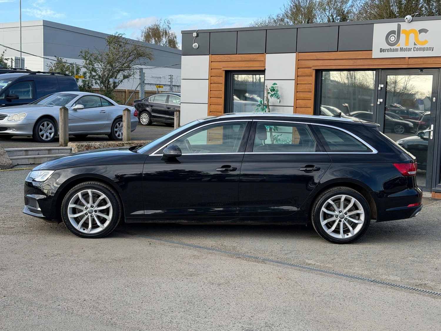 Used Audi A4 Avant 2019 for sale - 78148020: Photo 2