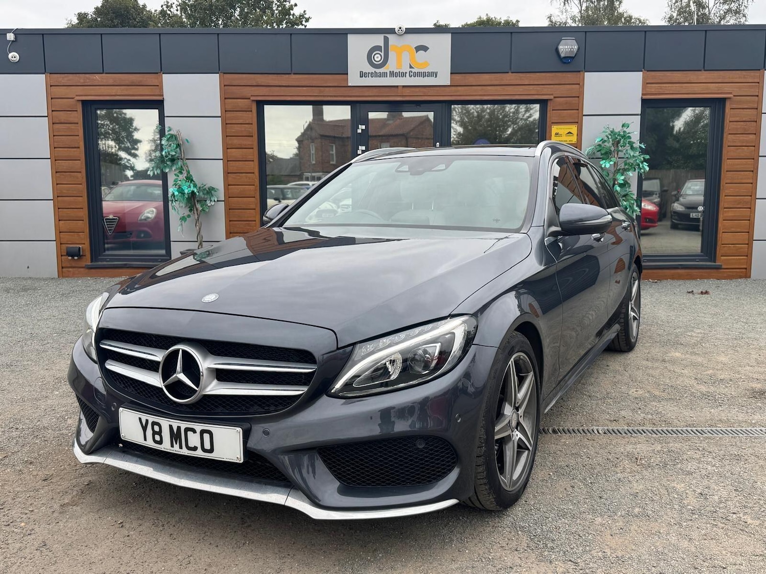 Used Mercedes-Benz C-Class 2015 for sale - 76031651: Photo 1