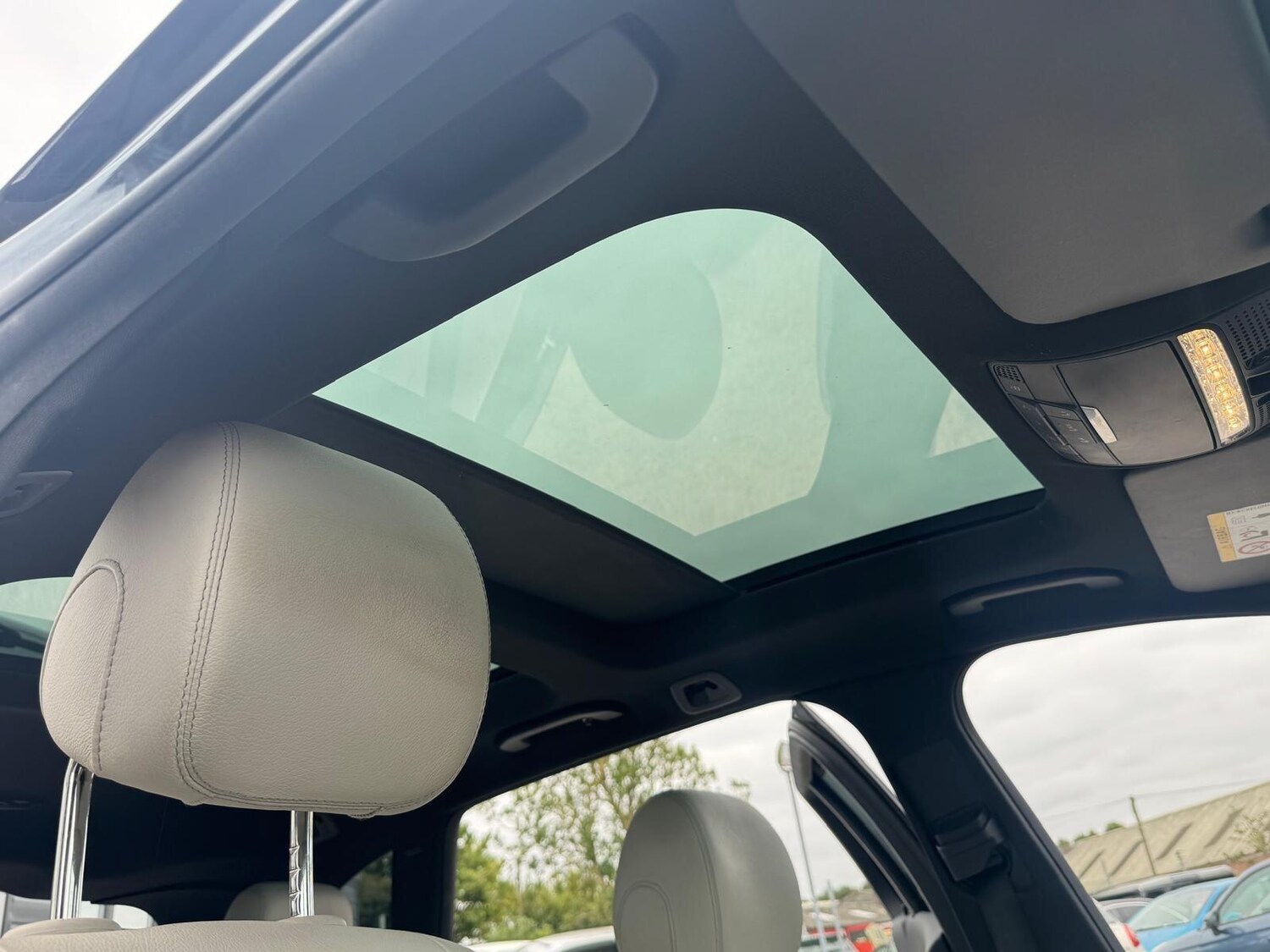 Used Mercedes-Benz C Class 2015 for sale - 76031651: Photo 48