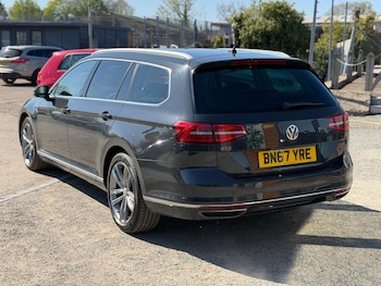 Used Volkswagen Passat 2017 for sale - 78301423: Photo