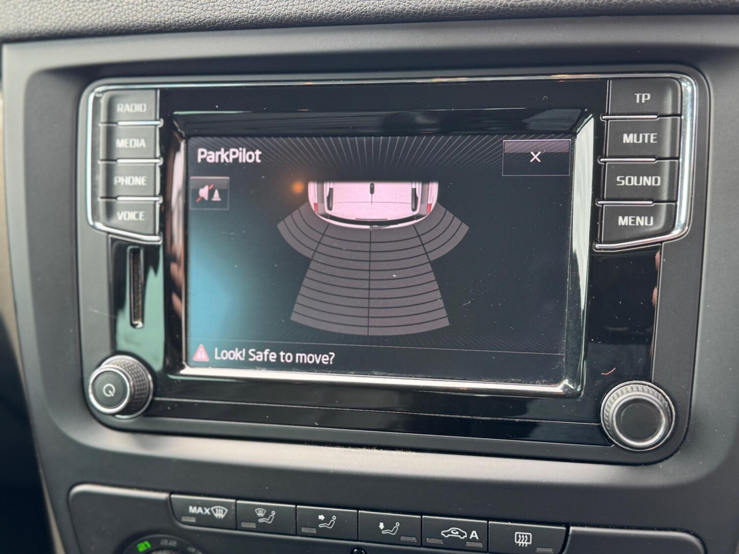 Used Skoda Yeti 2015 for sale - 77934142: Photo 18