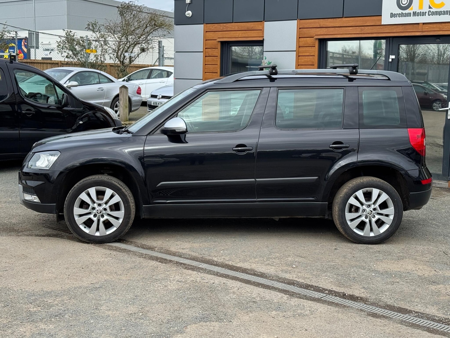 Used Skoda Yeti 2015 for sale - 77934142: Photo 2
