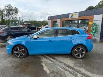 Used Volvo V40 2016 for sale - 74895679: Photo