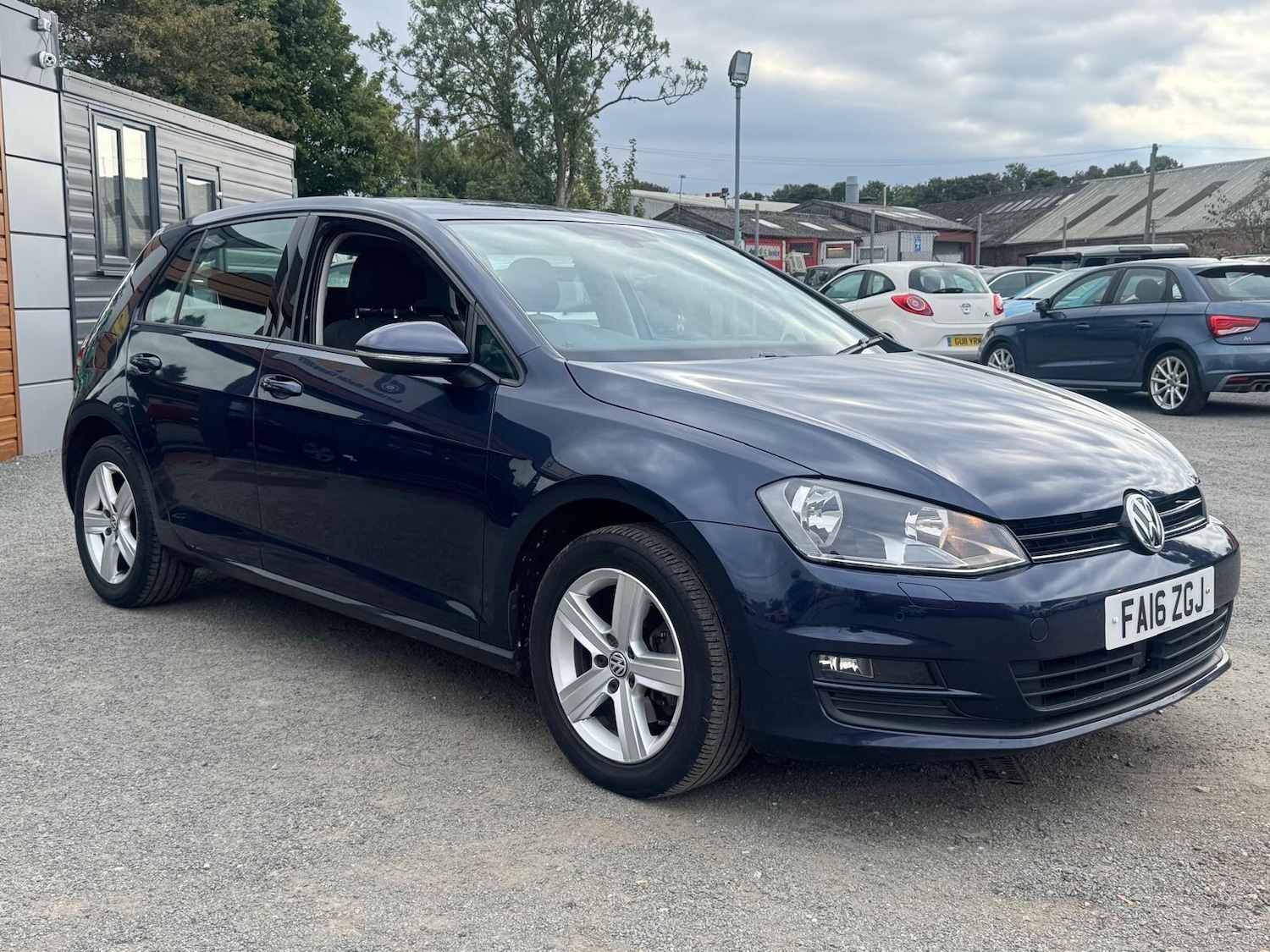 Used Volkswagen Golf 2016 for sale - 76032683: Photo 3