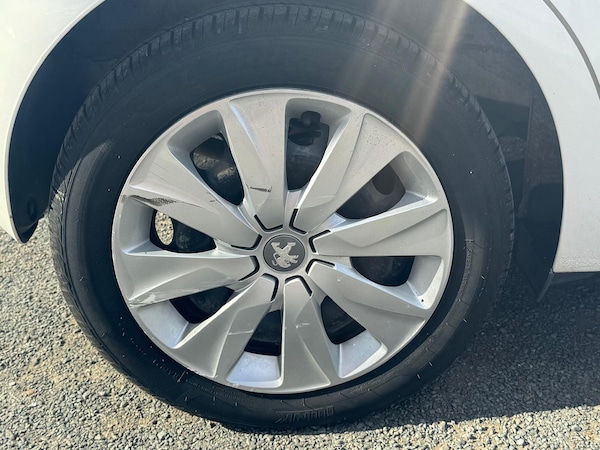 Used Peugeot 108 2018 for sale - 76151907: Photo 21