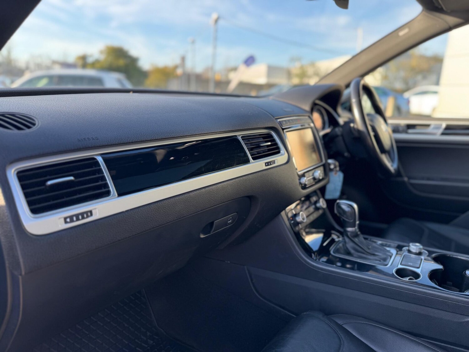 Used Volkswagen Touareg 2018 for sale - 77934182: Photo 14