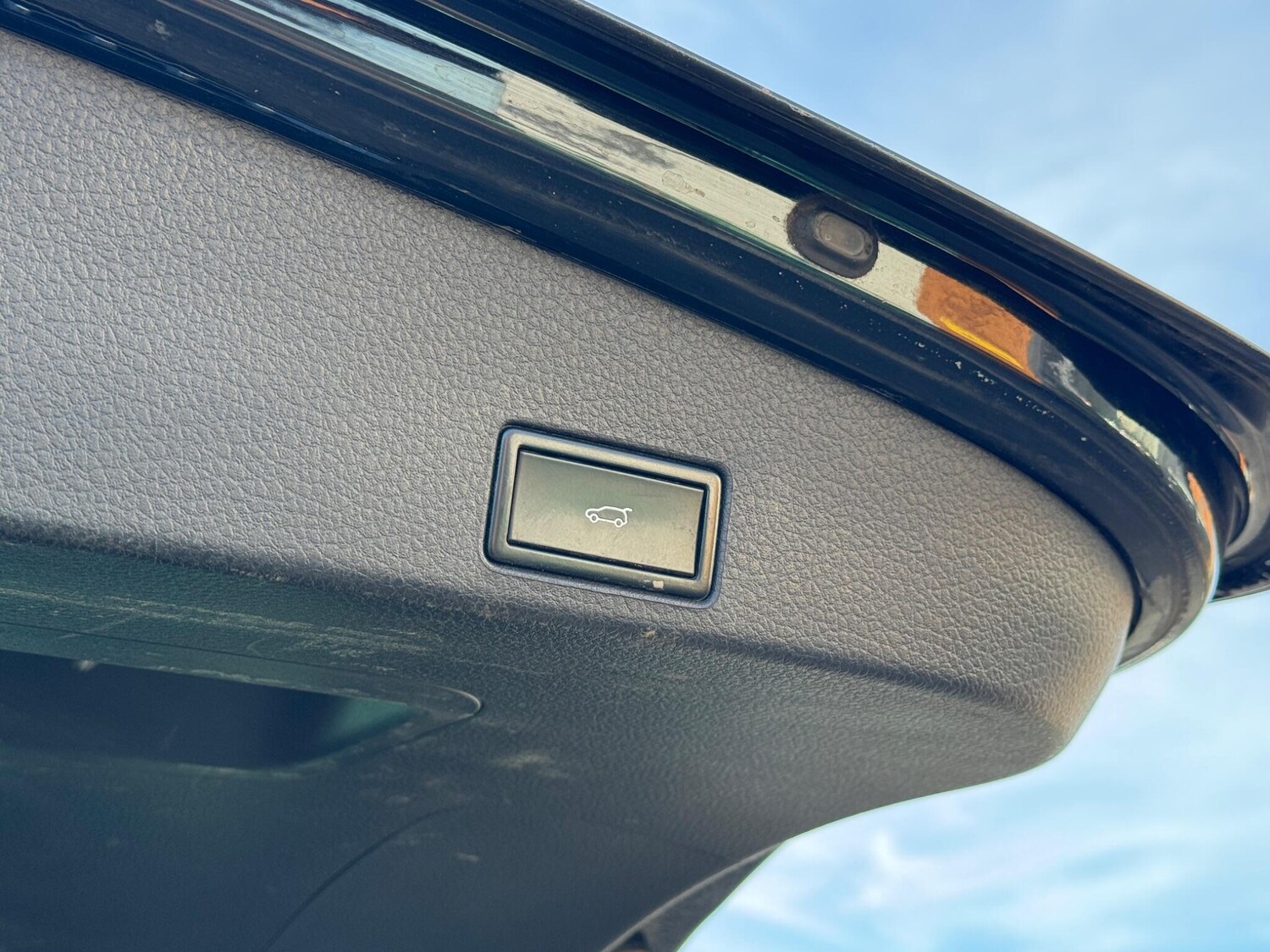 Used Volkswagen Touareg 2018 for sale - 77934182: Photo 29