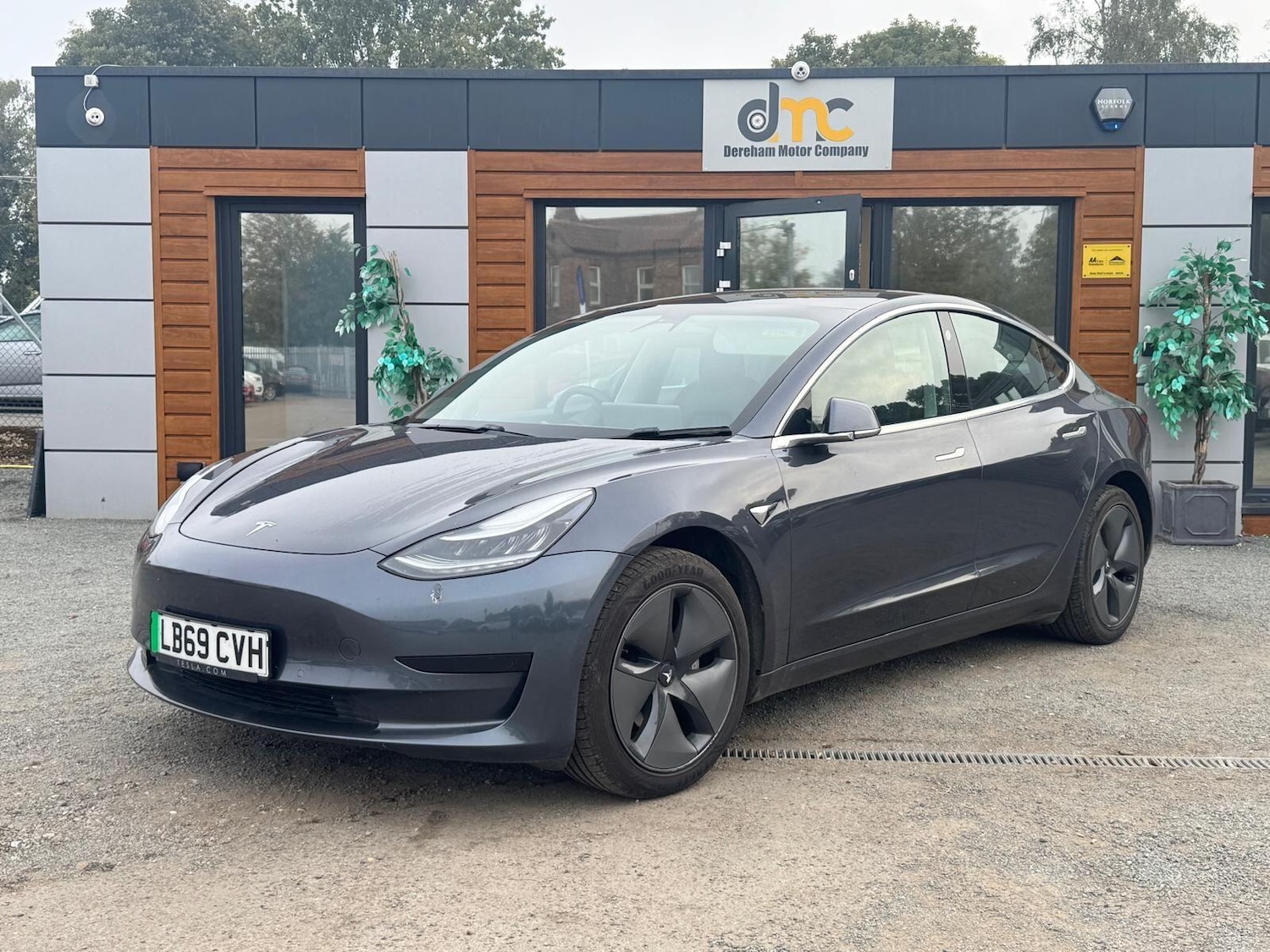 Used Tesla Model 3 2019 for sale - 76152746: Photo 1